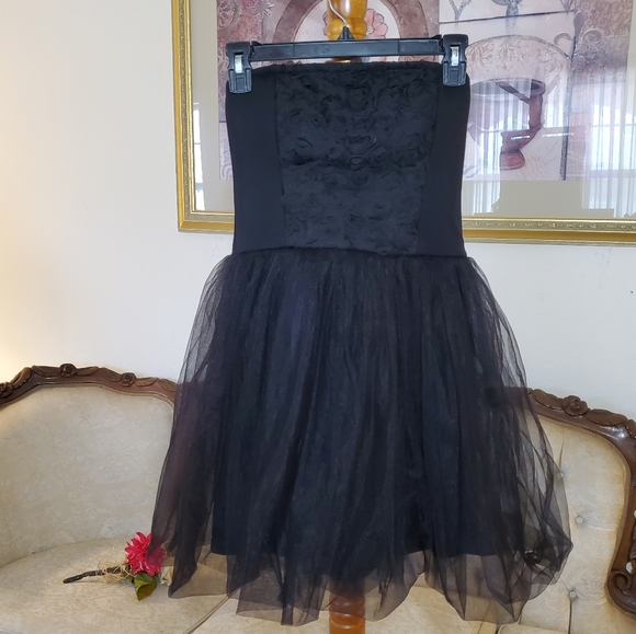 BeBe Tulle Strapless Dress - Picture 2 of 10